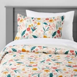 Garden Floral Kids' Duvet Cover - Pillowfort™ -Pillowfort Shop GUEST fcda96da 008e 4ff2 a38e f551ab08bc81